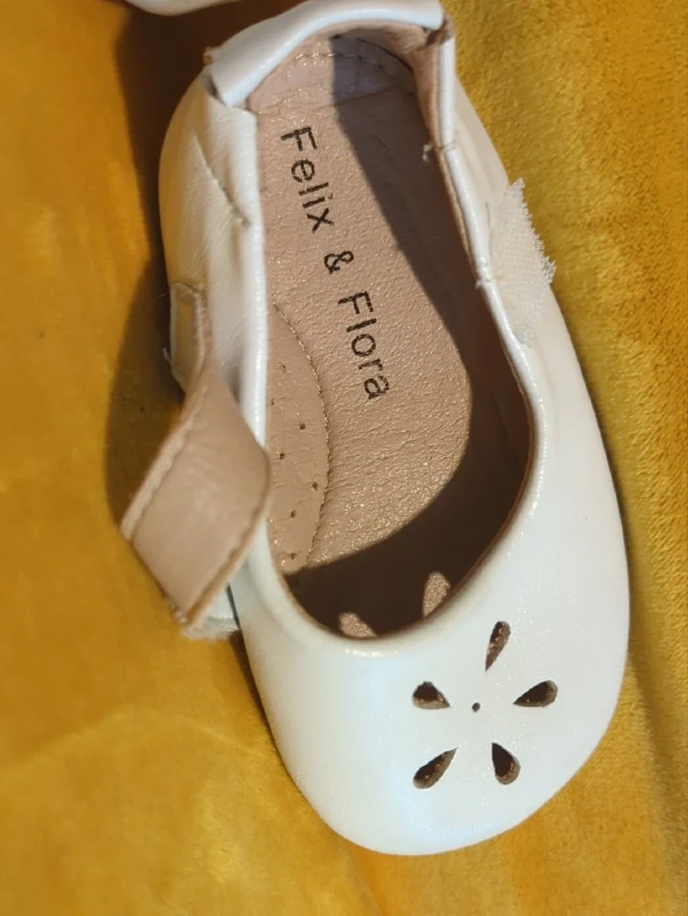 Kids White Mary Jane Shoes with Cutout Floral DetailBy Felix & Flora